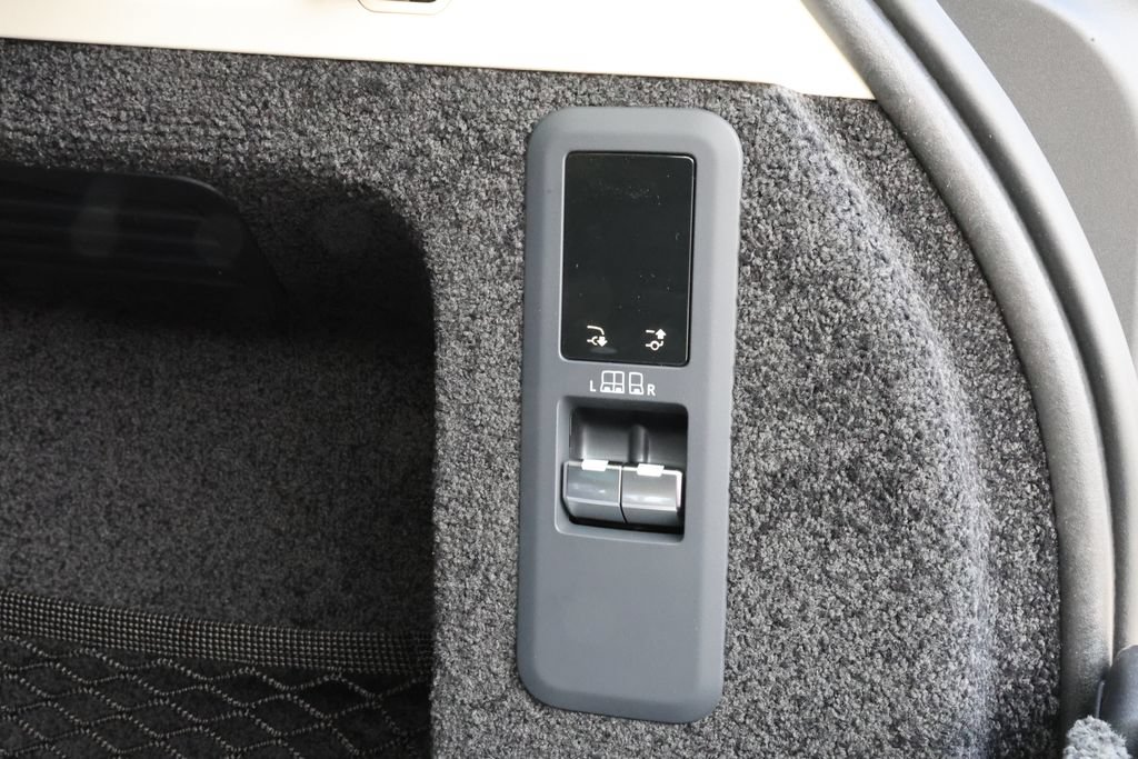 New 2026 Land Rover Range Rover SE AWD/4WD image 35