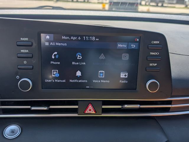 Used 2022 Hyundai Elantra SEL w/ Preferred Accessory Package FWD image 18