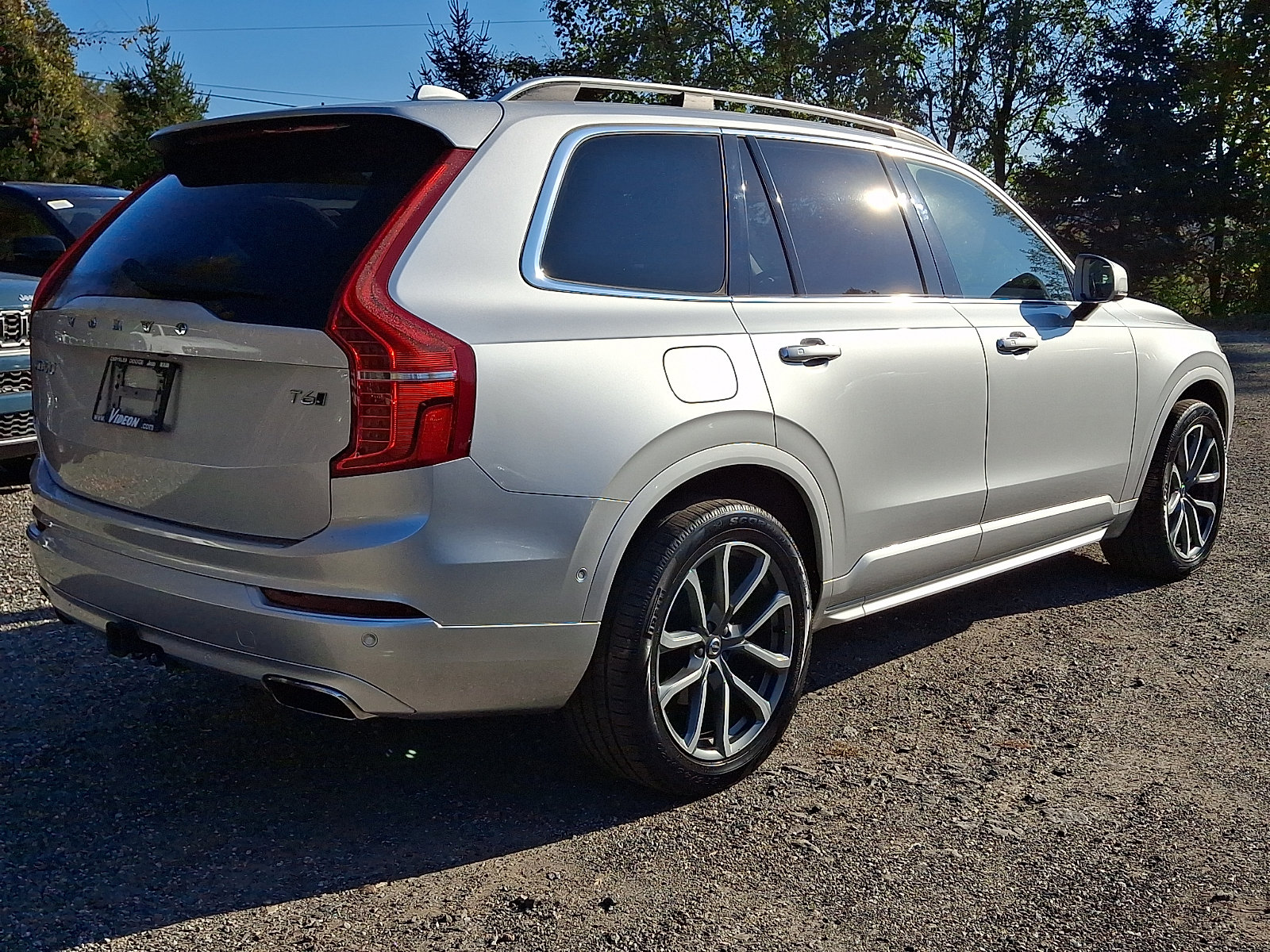 Used 2016 Volvo XC90 T6 Momentum w/ Momentum Plus Package AWD/4WD image 6