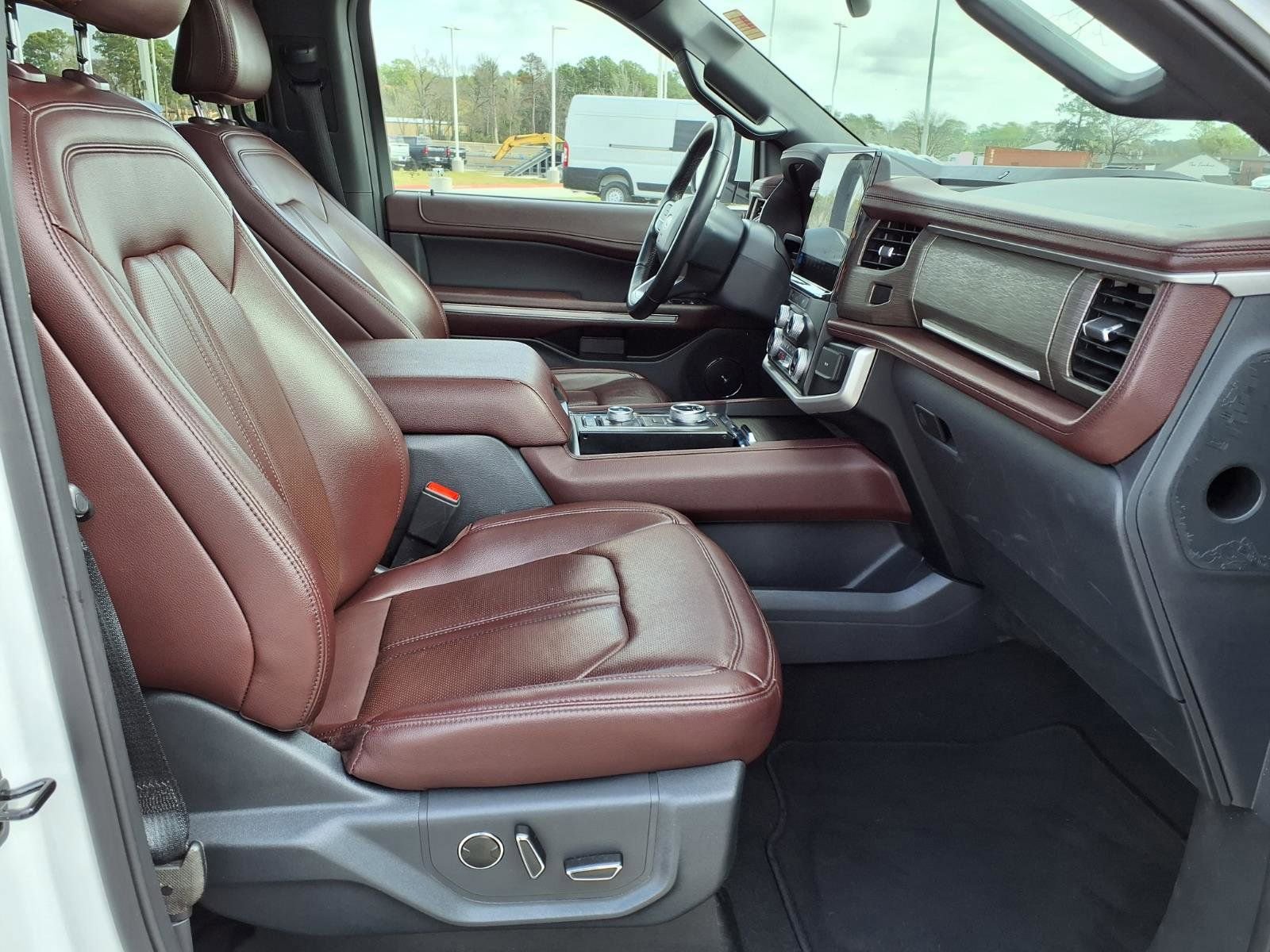 Used 2024 Ford Expedition Limited image 20