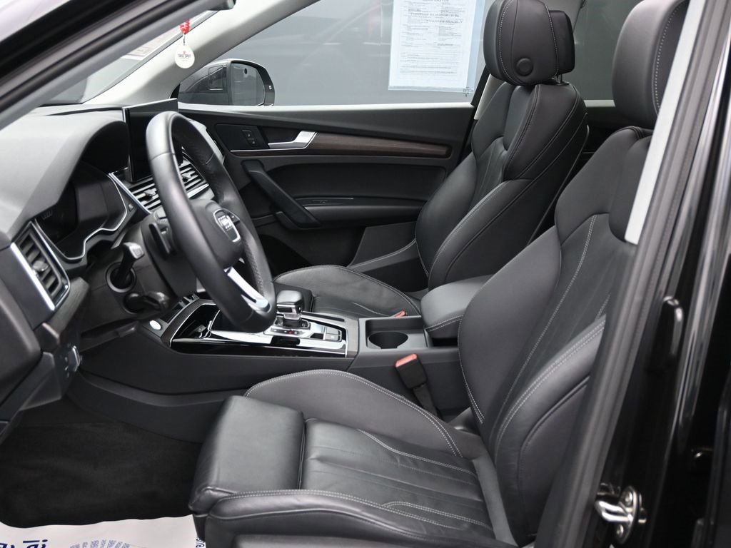 Used 2023 Audi Q5 e Premium w/ Convenience Package image 15