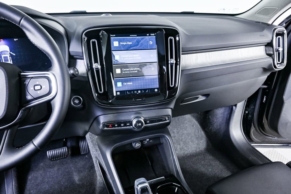 Certified 2025 Volvo XC40 B5 Plus image 14