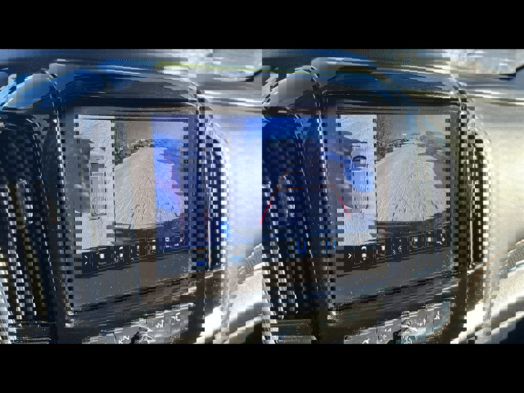 Used 2021 Chevrolet Traverse Premier w/ Redline Edition AWD/4WD image 18