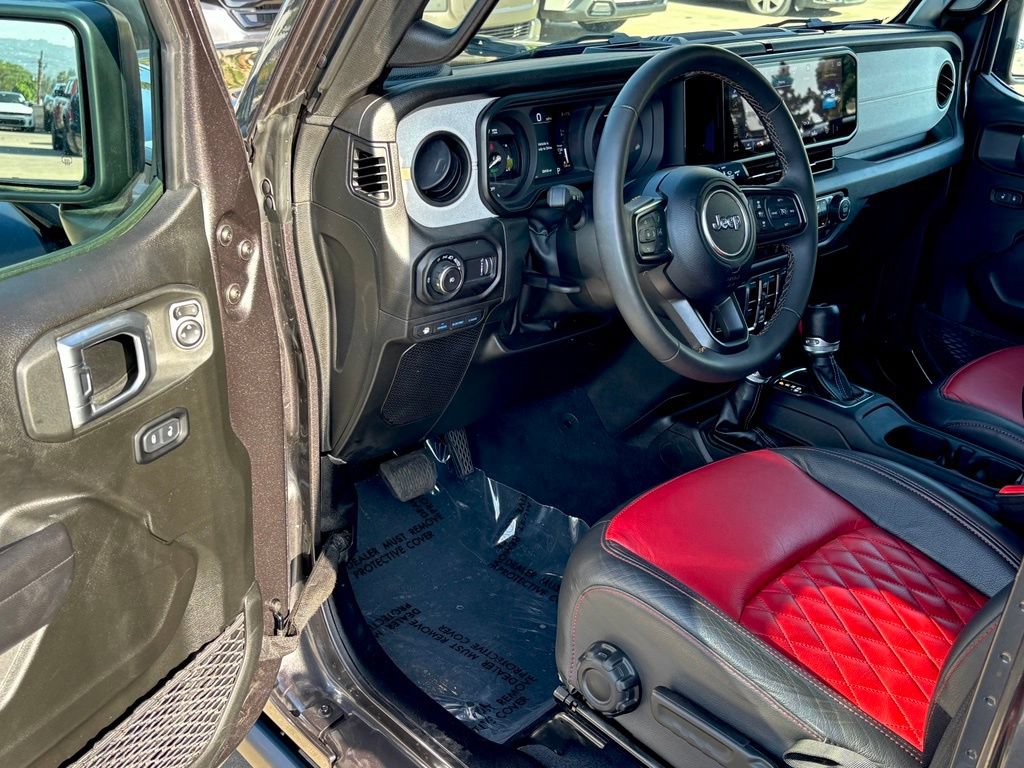 Used 2024 Jeep Wrangler Unlimited AWD/4WD image 8