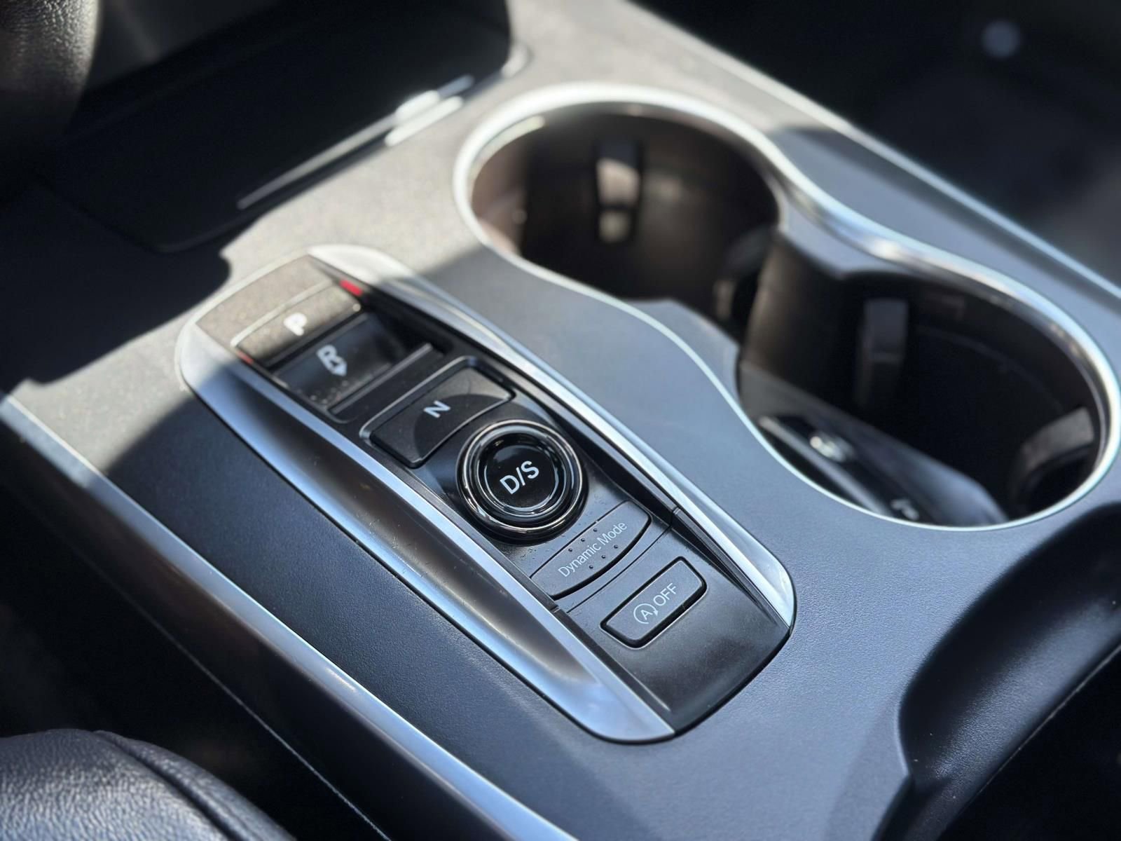 Used 2020 Acura MDX FWD image 13