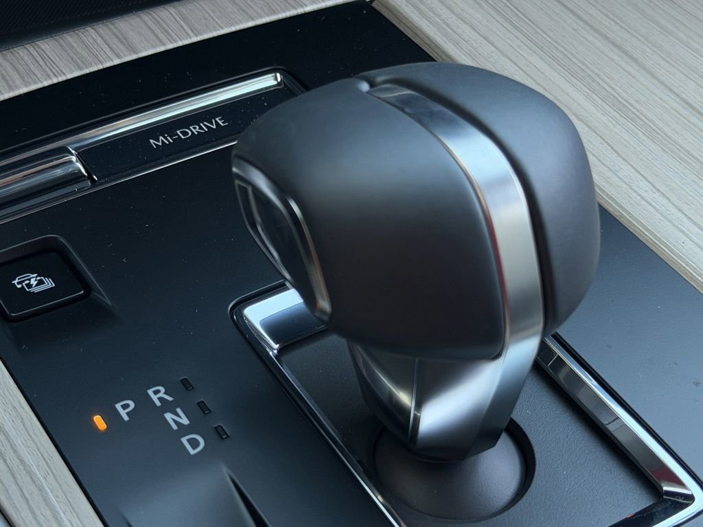 New 2025 MAZDA CX-70 Plug-In Hybrid w/ Premium Pkg image 17