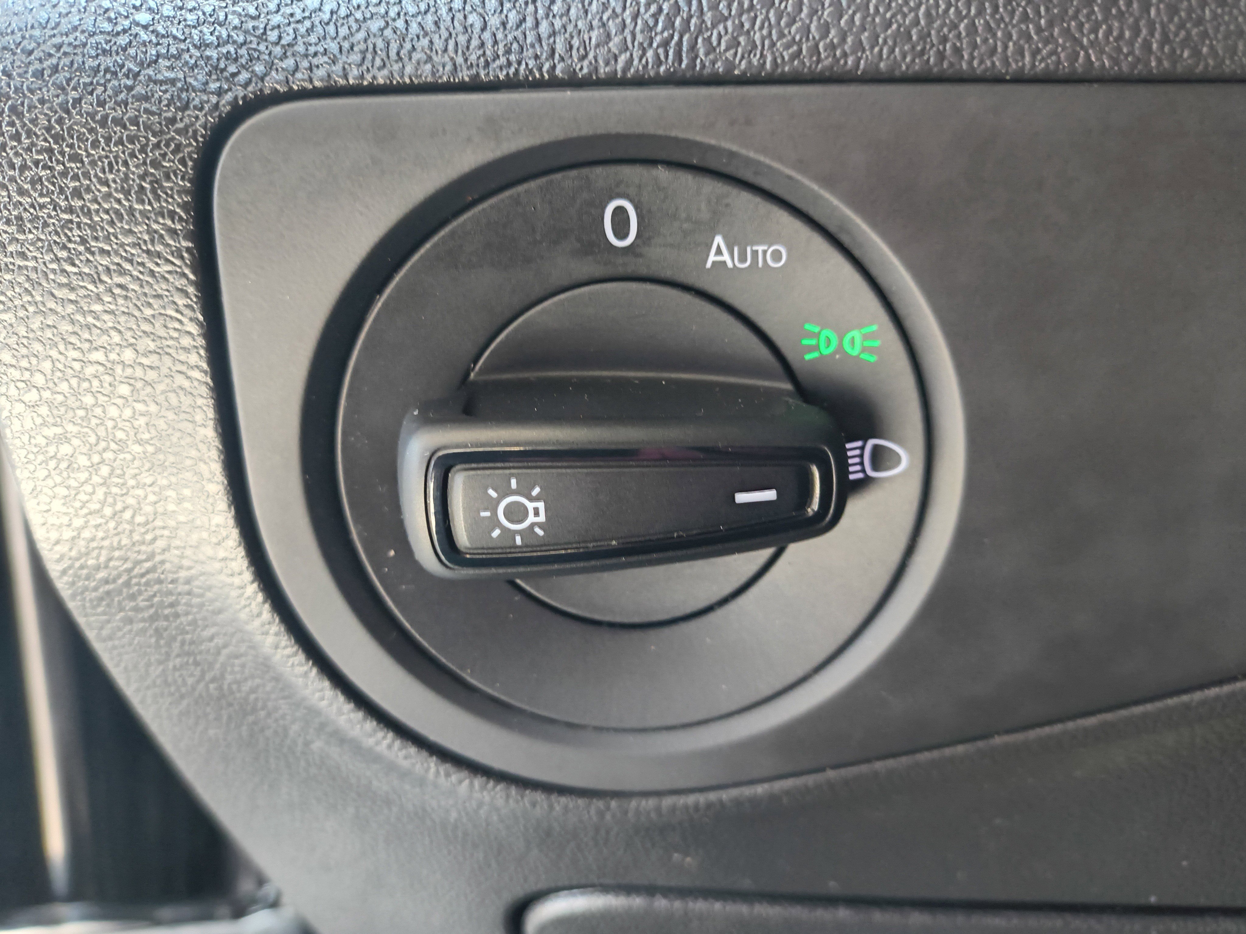 Used 2021 Volkswagen Tiguan S image 15