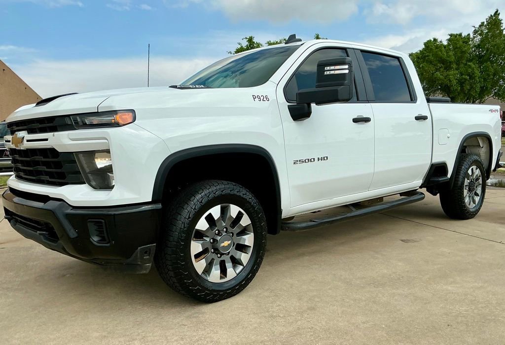 Used 2024 Chevrolet Silverado 2500 Custom w/ Custom Value Package image 7