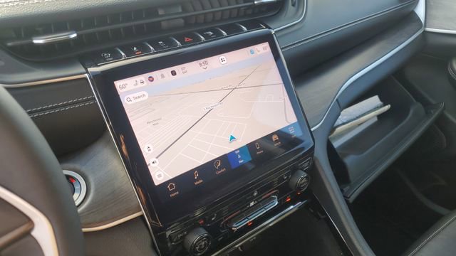 Certified 2023 Jeep Grand Cherokee L Limited w/ Trailer Tow Group (B) image 7