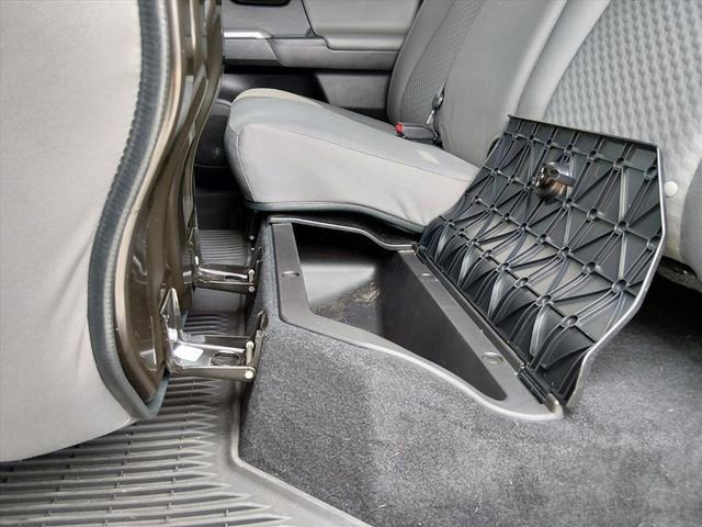 Used 2022 Toyota Tacoma SR5 w/ Technology Package RWD image 14