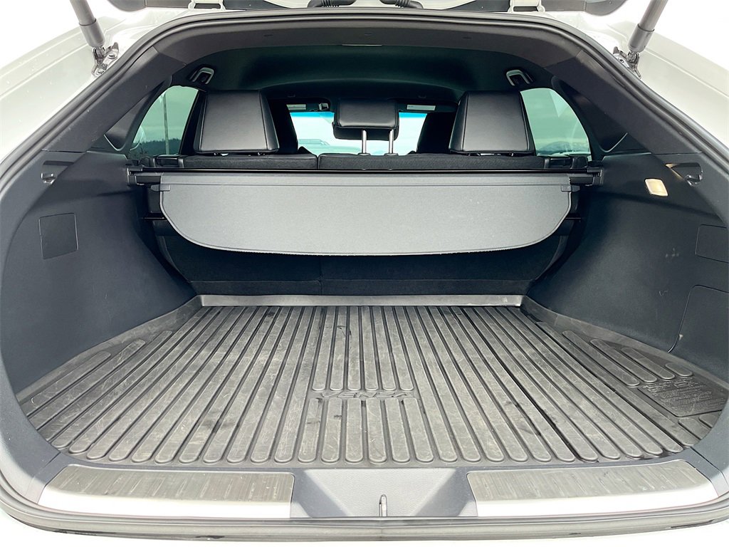 Used 2024 Toyota Venza XLE image 23