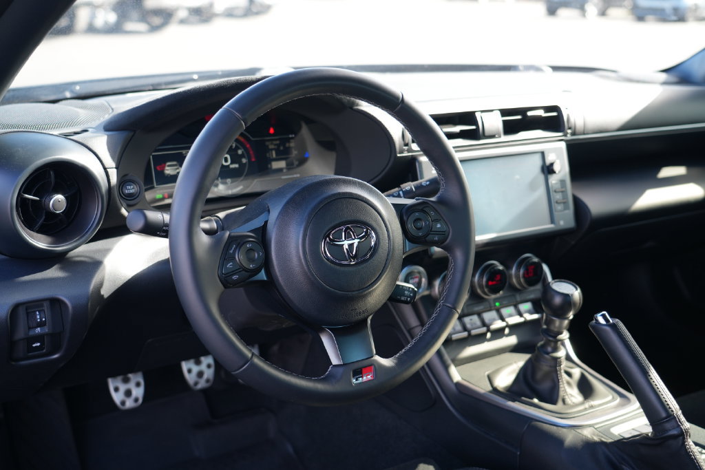 Used 2025 Toyota GR86 Premium w/ Performance Package RWD image 14