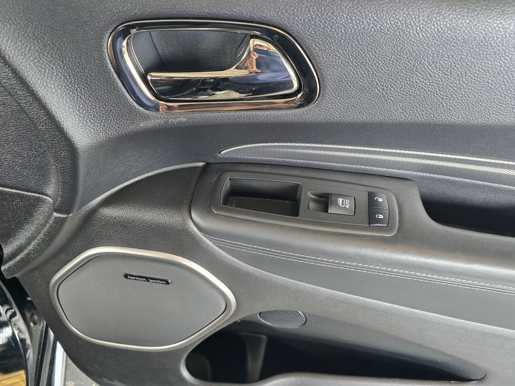 Used 2019 Dodge Durango R/T w/ Technology Group AWD/4WD image 10