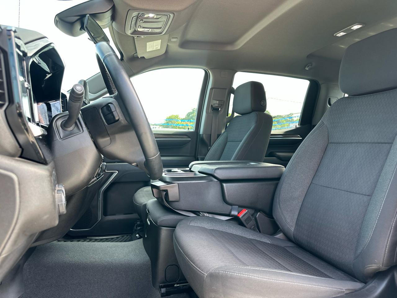 Used 2024 Chevrolet Silverado 1500 LT AWD/4WD image 9