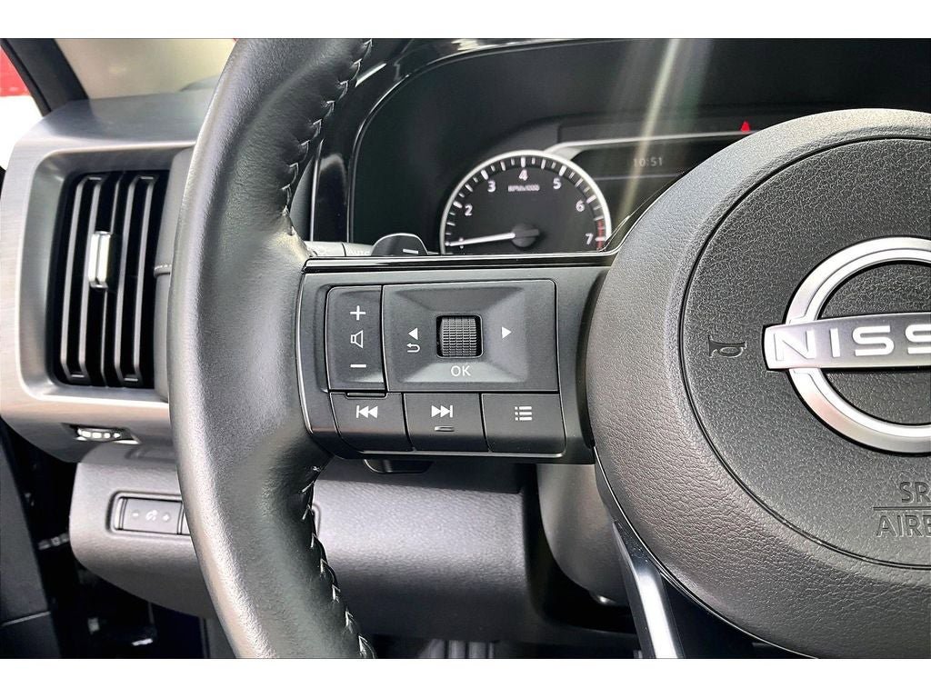 Used 2025 Nissan Pathfinder SL AWD/4WD image 21