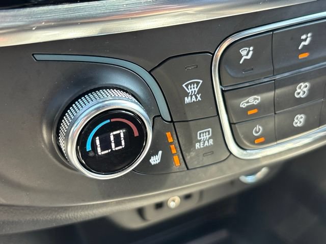 Used 2023 Chevrolet Traverse LT FWD image 32