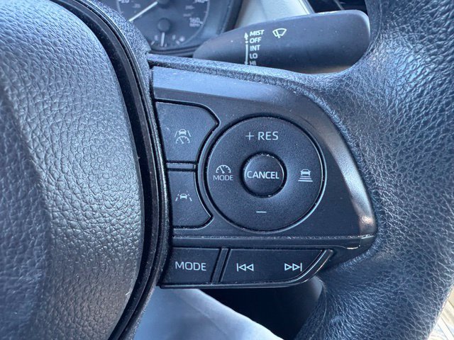 Used 2025 Toyota Corolla LE FWD image 19