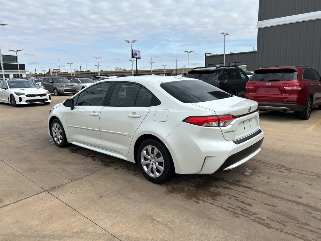 Used 2020 Toyota Corolla LE w/ Body Protection Package FWD image 2