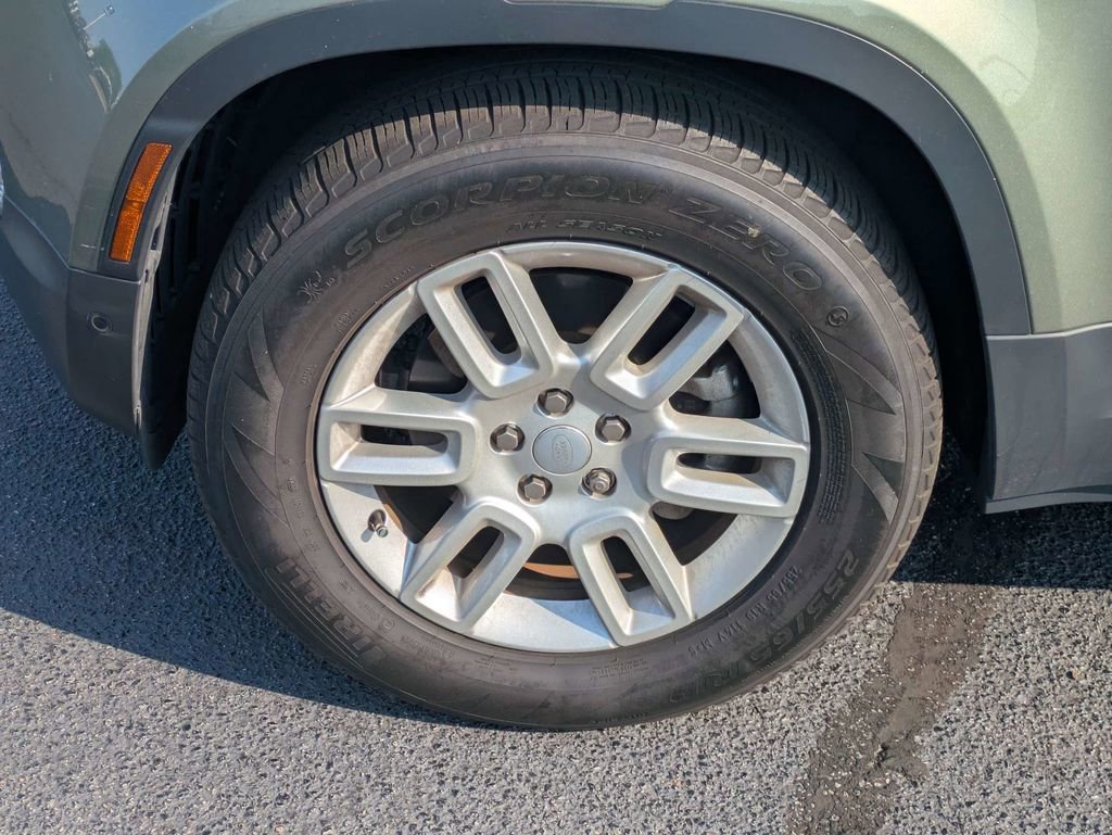 Used 2024 Land Rover Defender 110 S AWD/4WD image 12