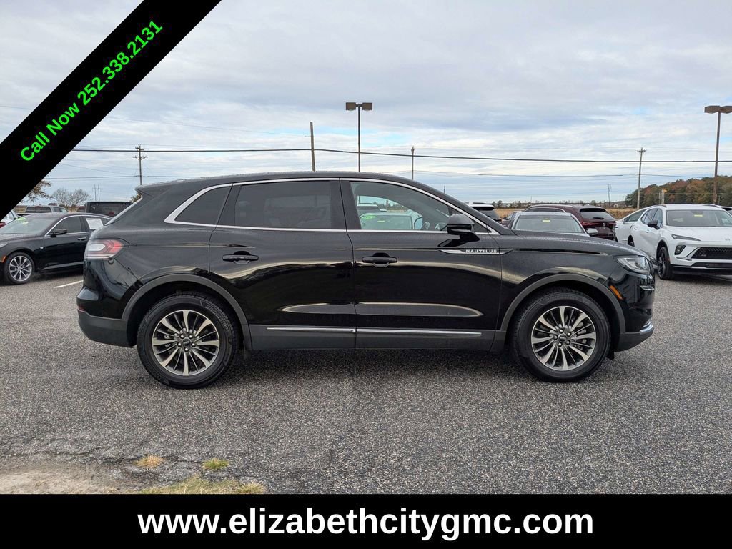 Used 2023 Lincoln Nautilus Reserve image 2