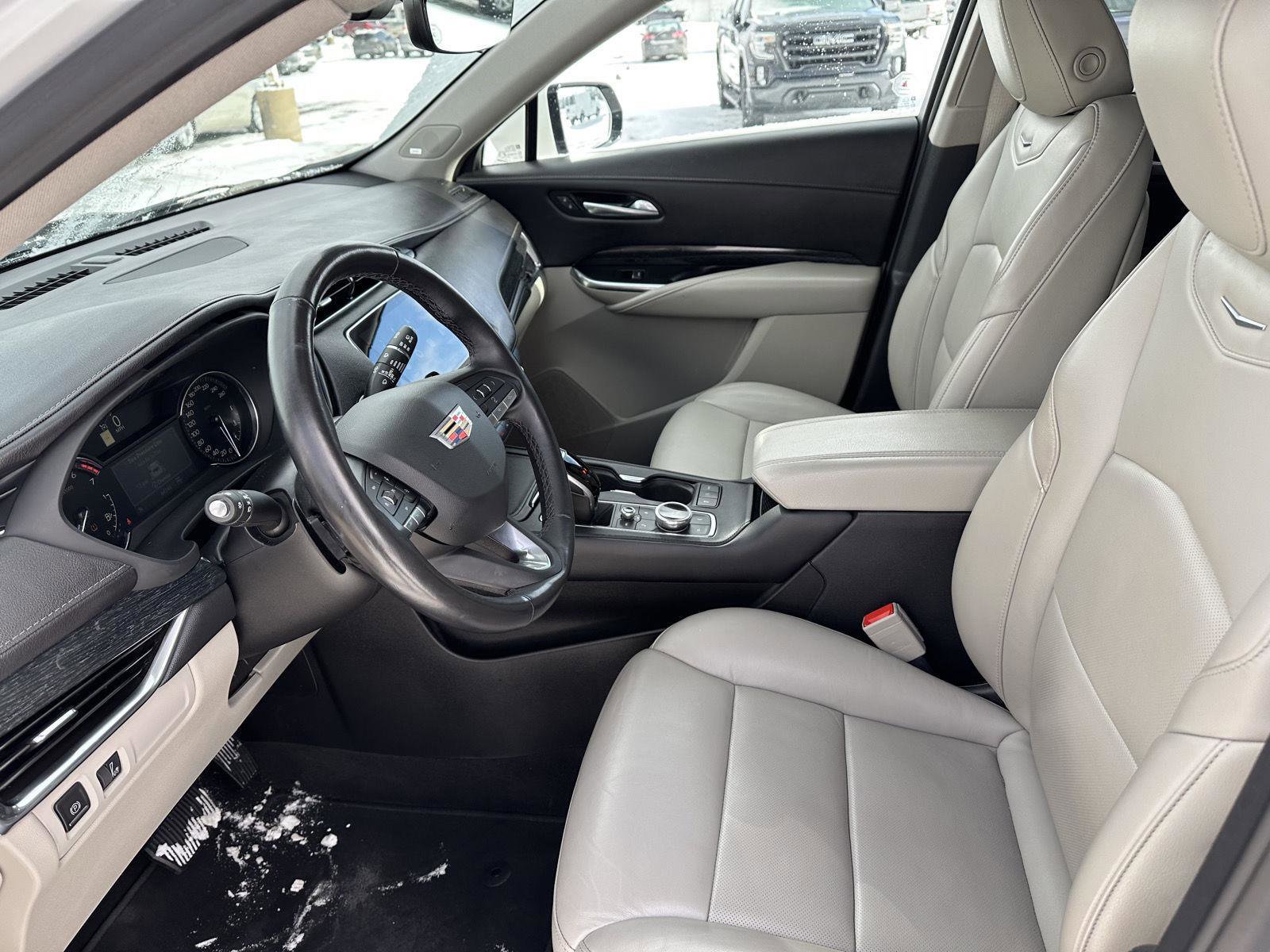 Used 2022 Cadillac XT4 Premium Luxury w/ Sun And Sound Package image 25