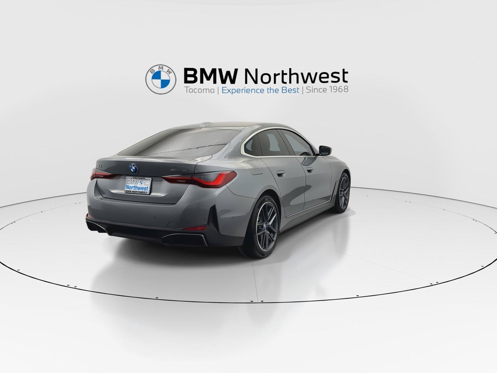 Used 2023 BMW i4 eDrive35 w/ Premium Package RWD image 3