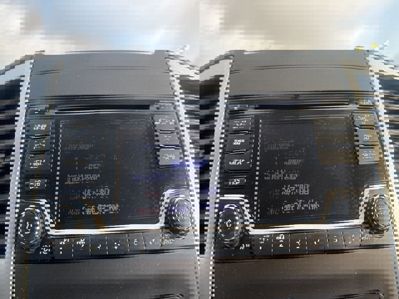 Used 2016 Nissan Frontier SV image 37