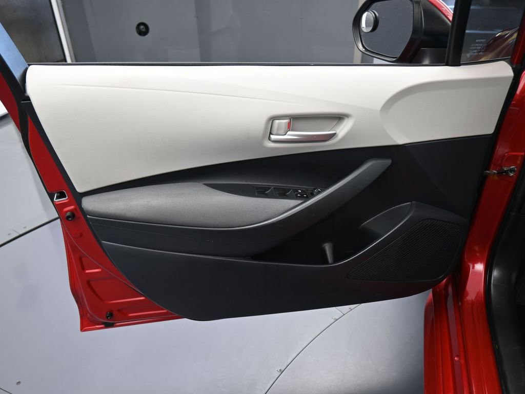 Used 2020 Toyota Corolla LE image 12