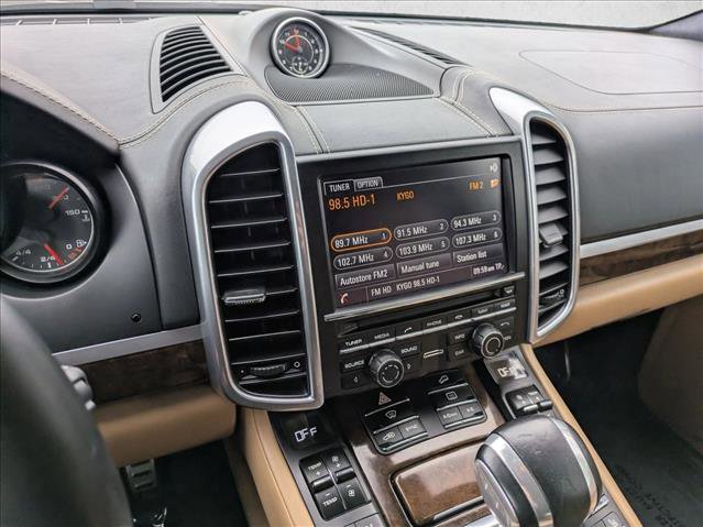 Used 2014 Porsche Cayenne Turbo image 12