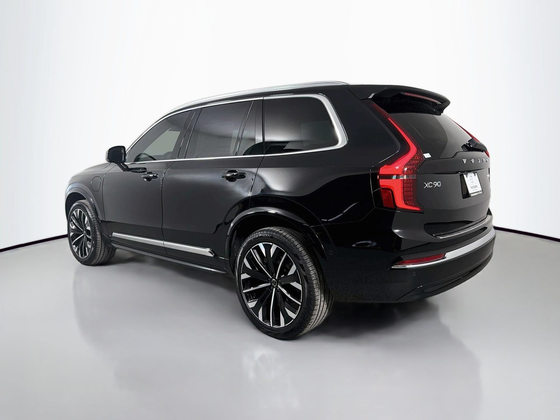 New 2026 Volvo XC90 T8 Plus w/ Protection Package Premier AWD/4WD image 7