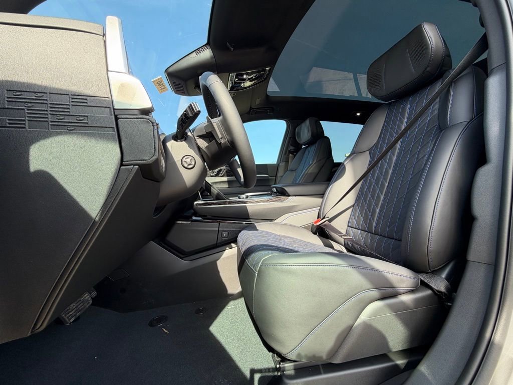 New 2026 Cadillac Escalade IQ Sport 1 w/ LPO, ONYX Package image 12