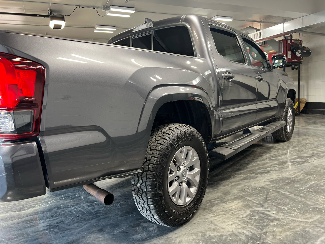 Used 2020 Toyota Tacoma SR image 11