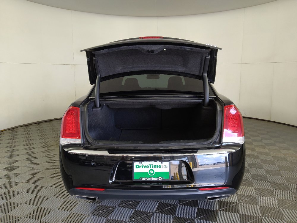 Used 2018 Chrysler 300 Touring RWD image 29