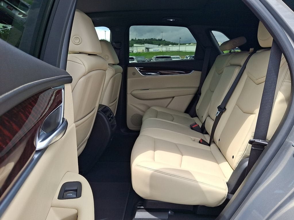 Used 2017 Cadillac XT5 Luxury w/ Driver Awareness Package AWD/4WD image 10