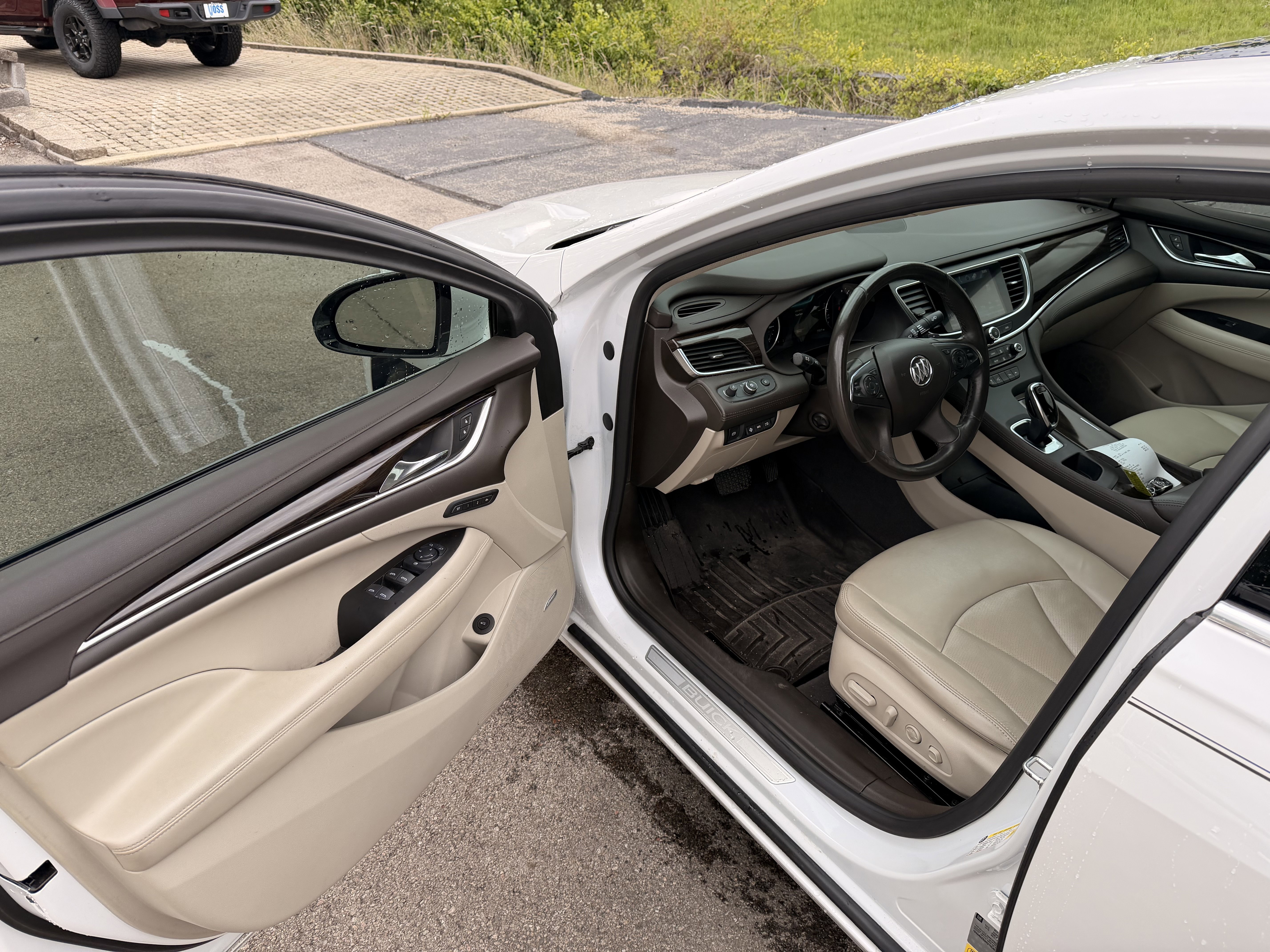 Used 2017 Buick LaCrosse Premium w/ Driver Confidence Package #2 FWD image 11