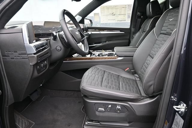 Used 2025 Cadillac Escalade Sport Platinum AWD/4WD image 15