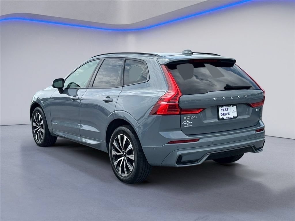Used 2024 Volvo XC60 B5 Plus AWD/4WD image 6