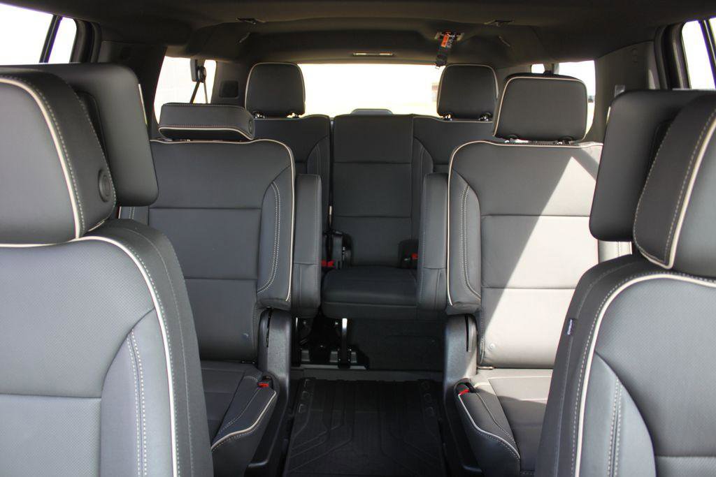 New 2026 Chevrolet Suburban Premier image 15