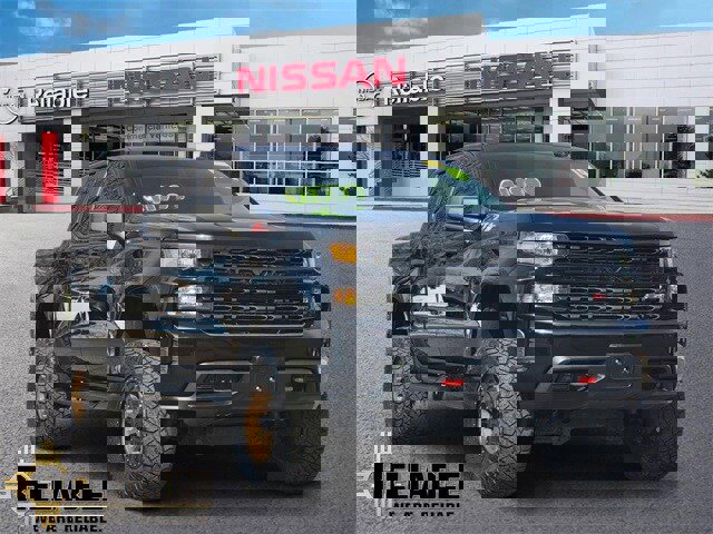 Used 2019 Chevrolet Silverado 1500 Custom Trail Boss w/ Custom Convenience Package image 1