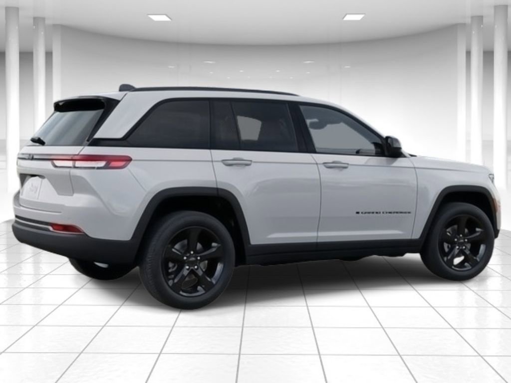 New 2025 Jeep Grand Cherokee Altitude AWD/4WD image 4