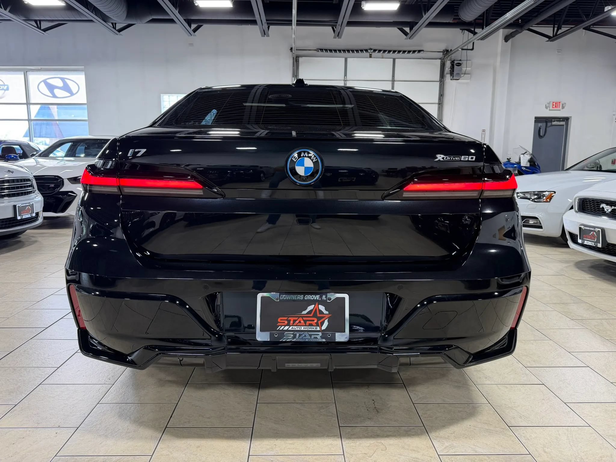 Used 2024 BMW i7 xDrive60 AWD/4WD image 5