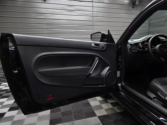 Used 2018 Volkswagen Beetle 2.0T S w/ Style & Comfort Package For S FWD image 29