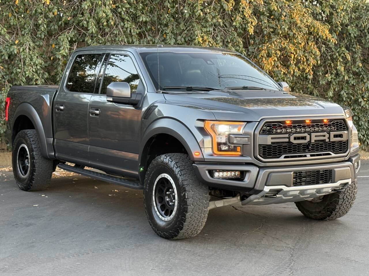 Used 2018 Ford F150 Raptor w/ Equipment Group 802A Luxury image 3