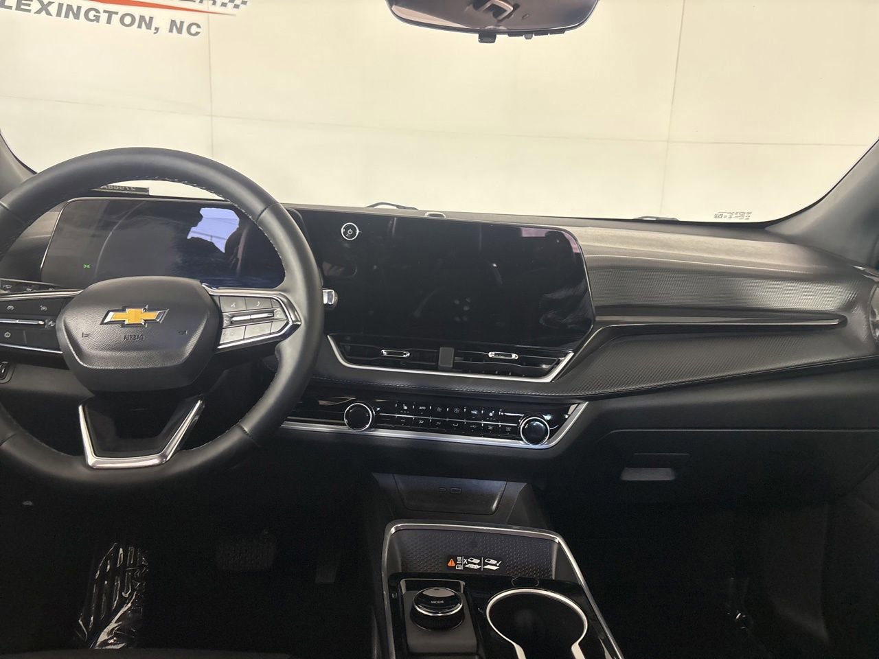 Used 2026 Chevrolet Equinox LT w/ Convenience Package II FWD image 19