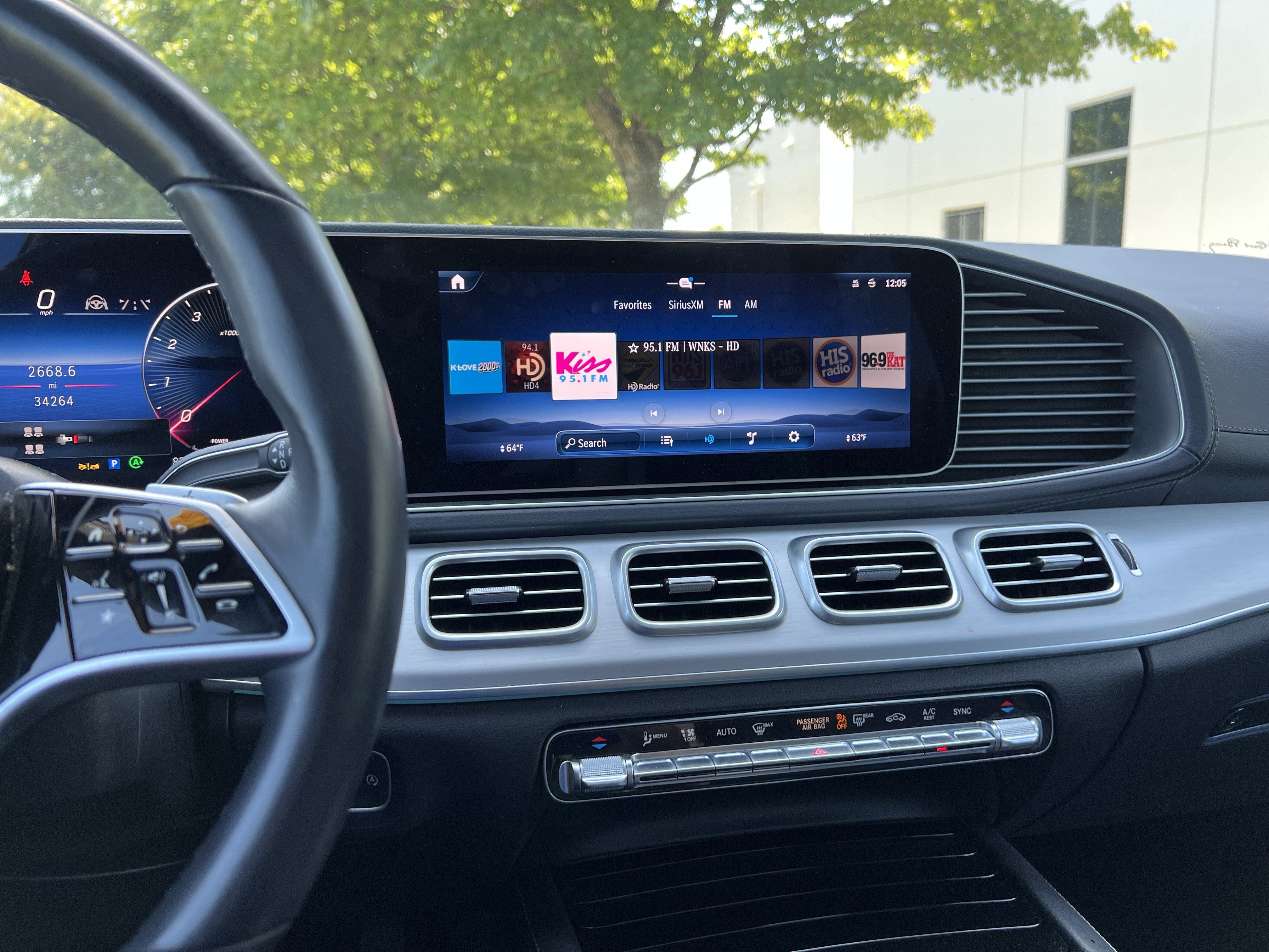 Used 2025 Mercedes-Benz GLS 450 4MATIC image 32