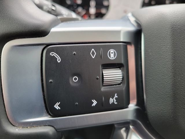 Used 2024 Land Rover Discovery S image 30