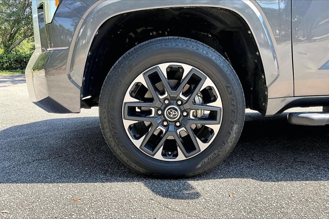 Used 2024 Toyota Tundra Limited w/ Power Package AWD/4WD image 33