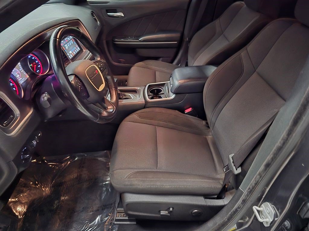 Used 2022 Dodge Charger SXT RWD image 15