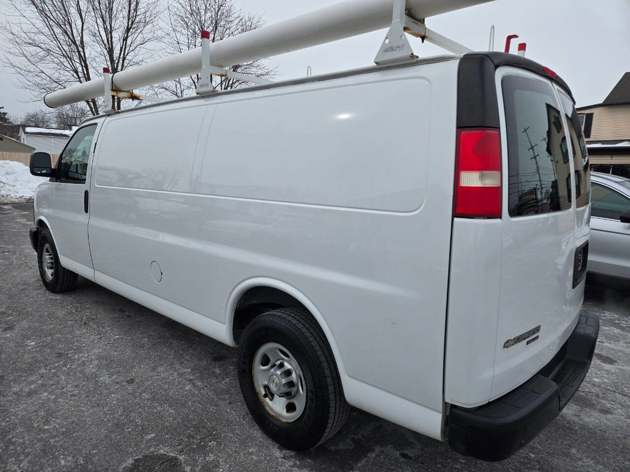 Used 2013 Chevrolet Express 3500 Extended RWD image 8