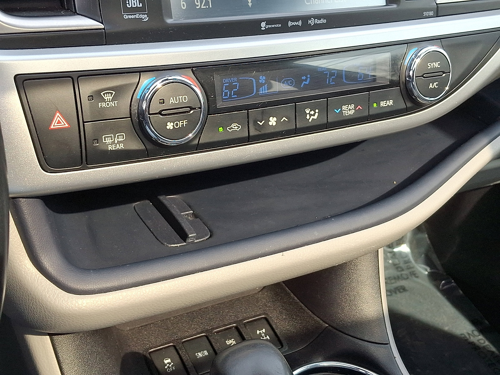 Used 2018 Toyota Highlander Limited image 17